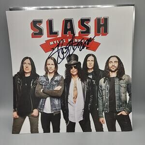 SLASH Group Photo AUTOGRAPHED & Cassette, CD, Booklet, Box NO Vinyl or Pick